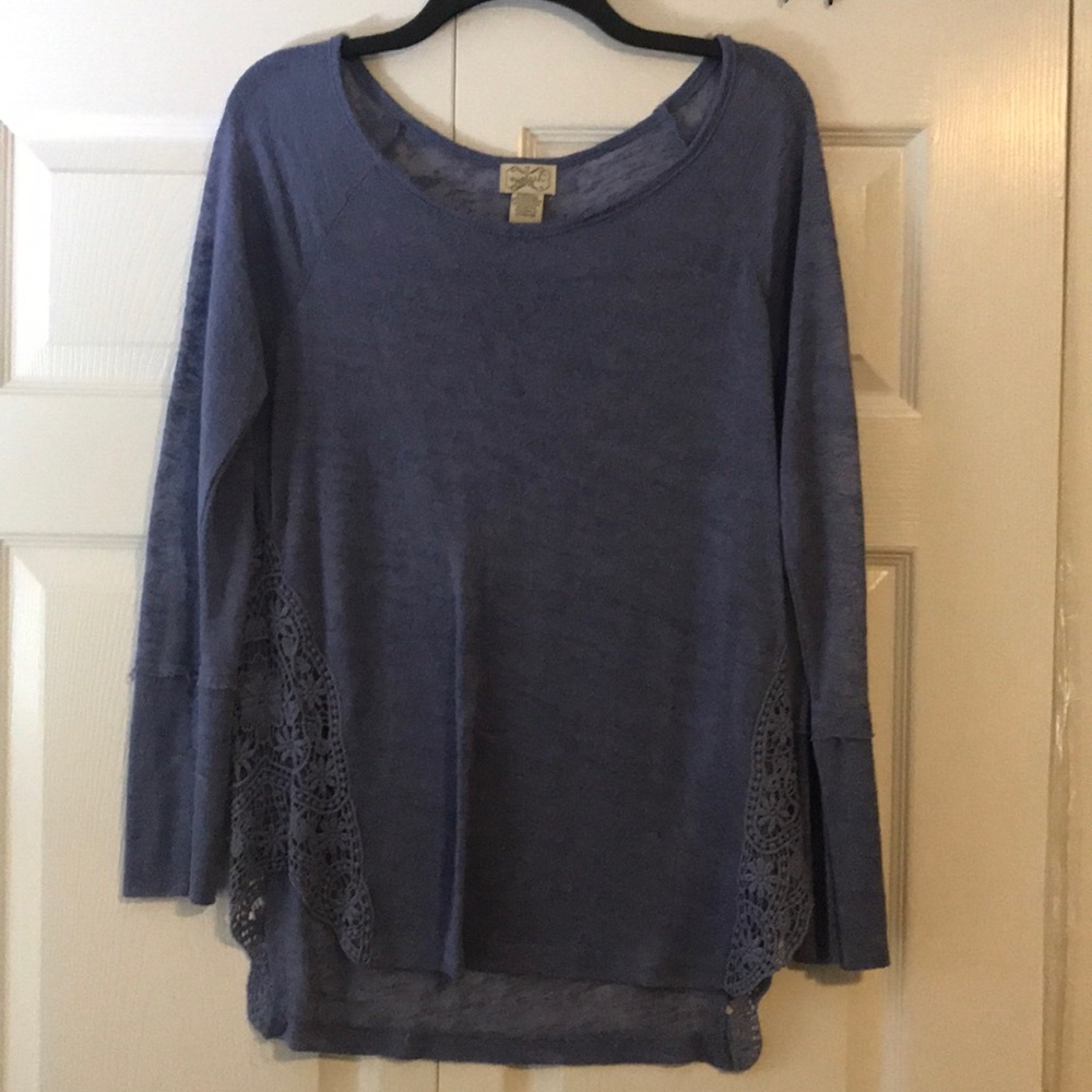 Cute blouse.
